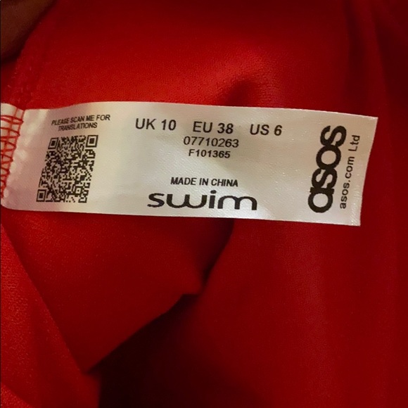 Bandage bathing suit with deep plunging neckline - Picture 4 of 4